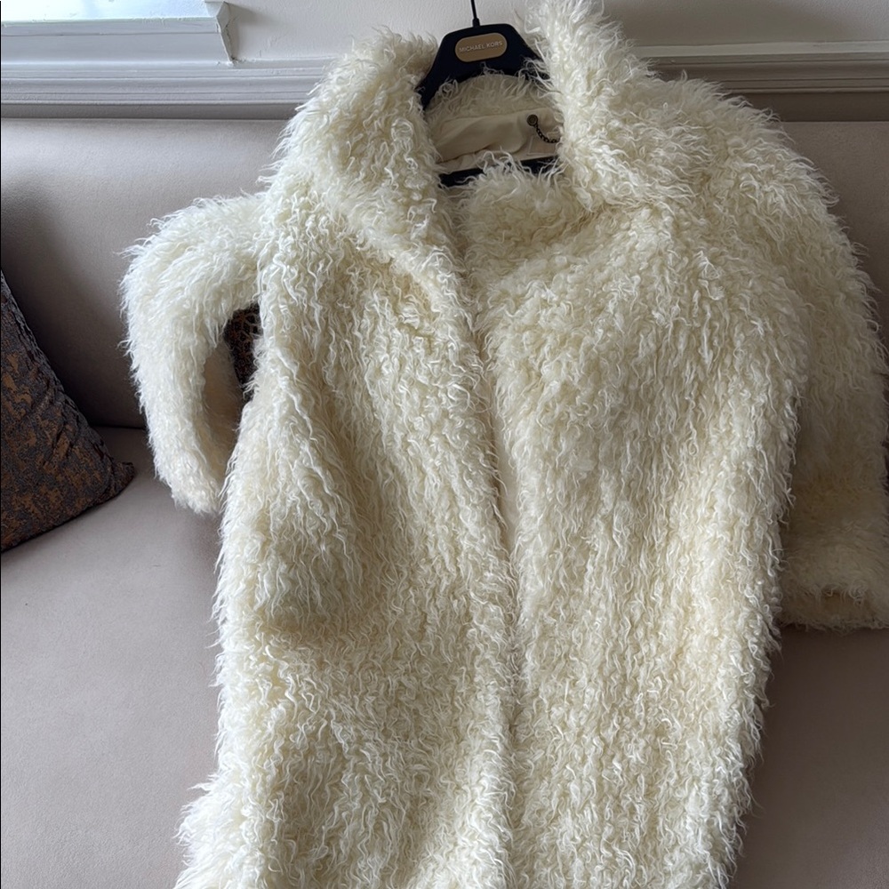 Elegant Cream Faux Fur Jacket